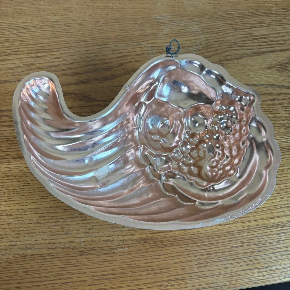 Vintage 1963 A.H.C. Cornucopia Copper Tone Aluminum 5 Cup Jello Cake Mold Pan